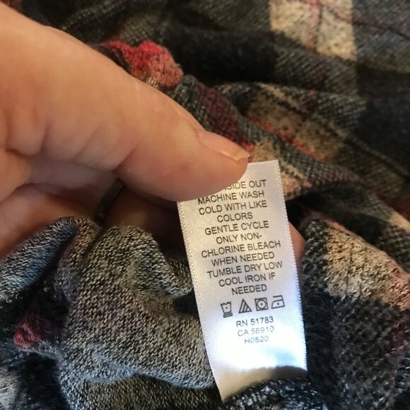 24/7 Maurices Plaid Twist Front Top Womens XL Red Black - Picture 9 of 11